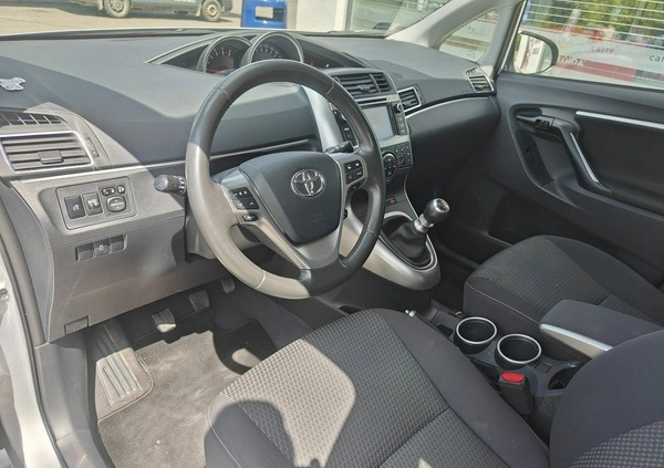 Toyota Verso cena 17900 przebieg: 134940, rok produkcji 2015 z Karczew małe 137